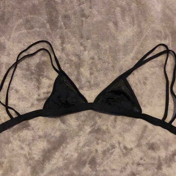 Victoria’s Secret Black Triangle bikini top, size XS - Picture 1 of 3